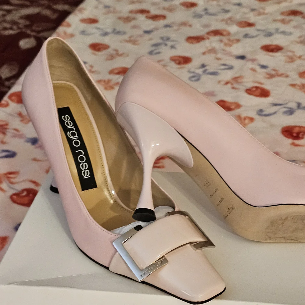 Sergio Rossi Blush Pink Patent Leather Buckle Pumps - Picture 2 of 5